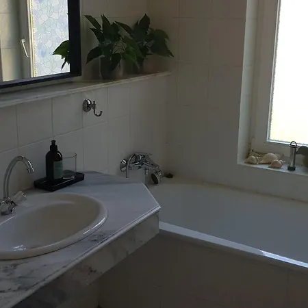 Apartment Hansekoje Mit Balkon & Direkt Am Hafen By Interhome *